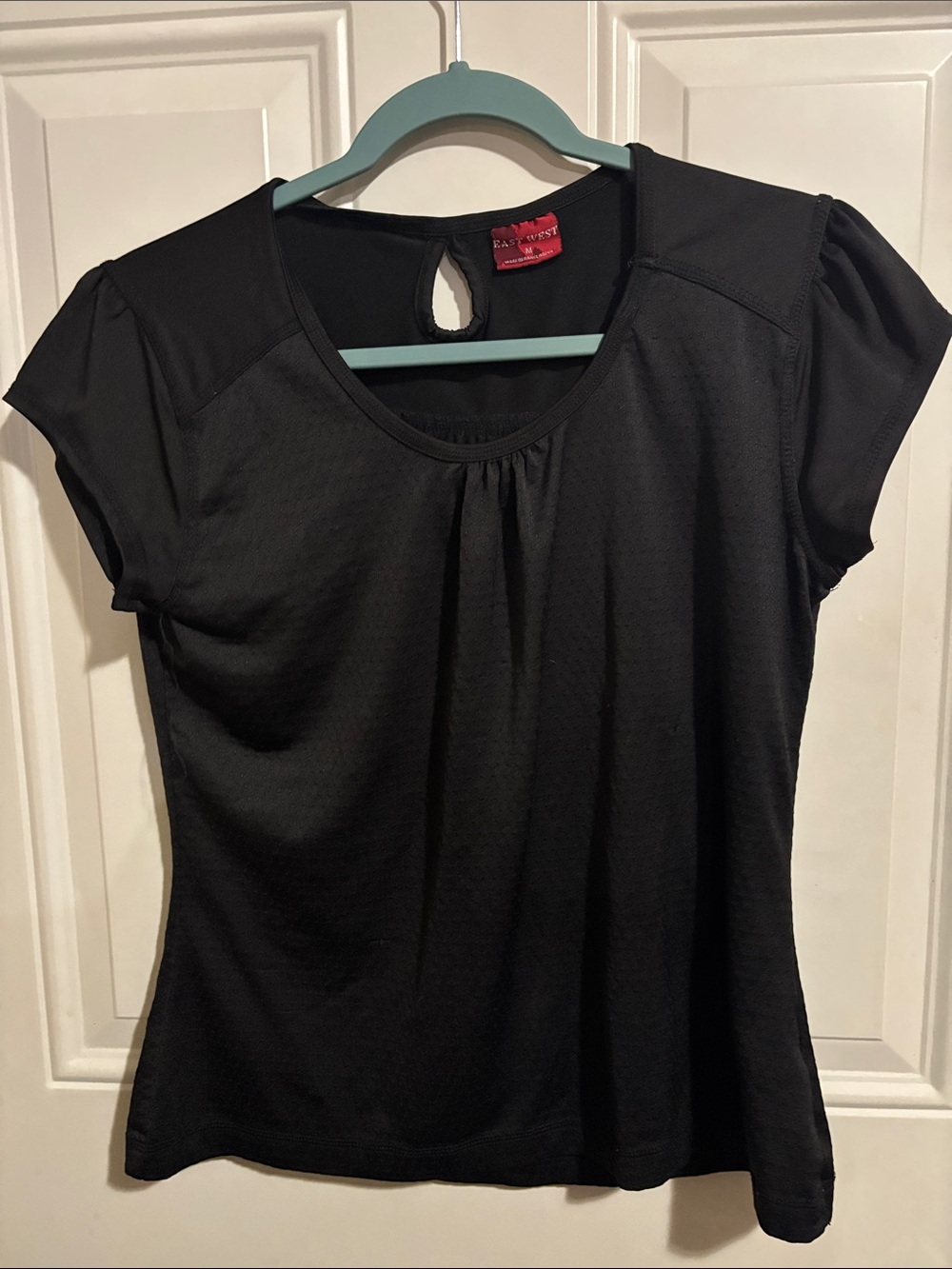 Everyday Scoop Neck Black Short Sleeve Top